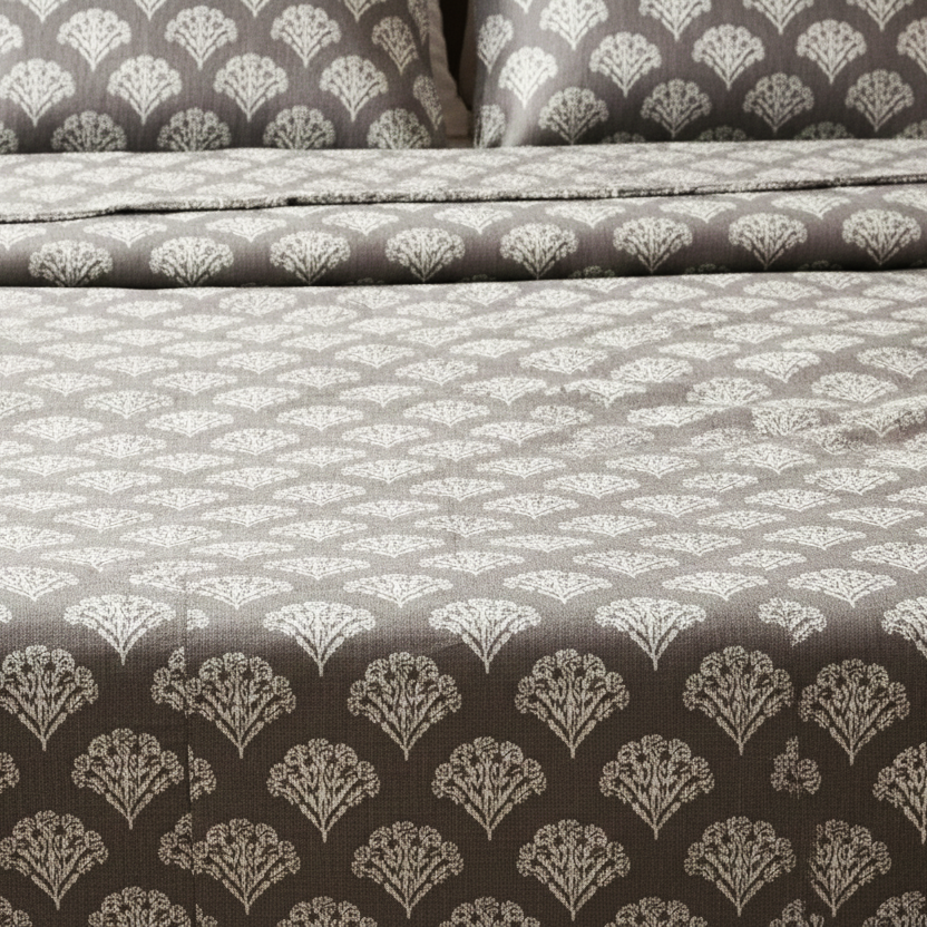 Modern Grey & White Pattern Luxury Bedding Set with 2 Pillow Covers